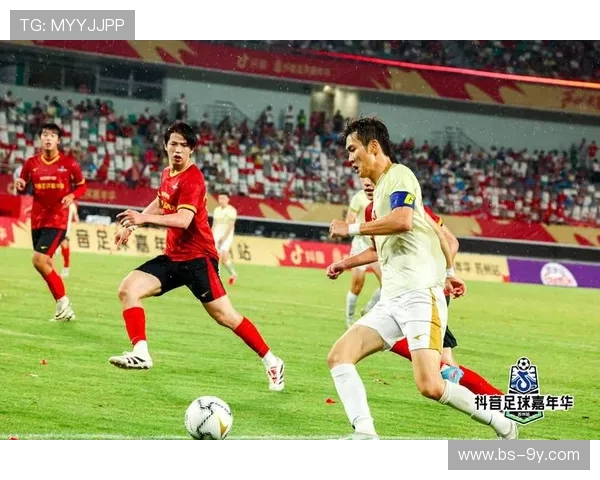 唐琪追梦之路：从草根少年到足球场上的闪耀明星